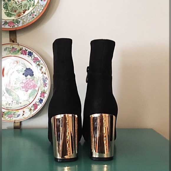 LAST 1! ❤️🛍 Black Faux Suede Gold Heel Bootie! - Picture 3 of 5